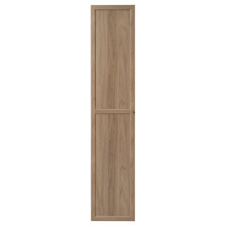Szafka drewniana OXBERG, jasnobrązowa, prostokątna, minimalistyczny design.